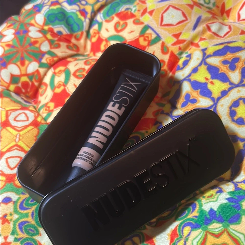 NUDESTIX Nude 6 concealer - Picture 10 of 15